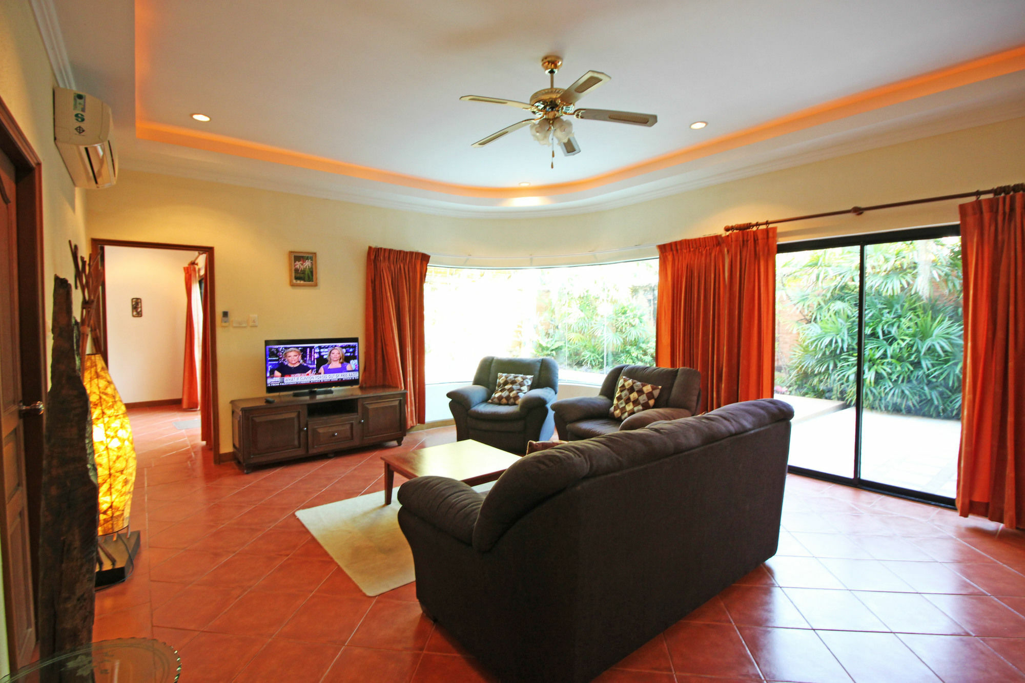 Cosy Beach Pool Villas By Pattaya Sunny Rentals Exterior foto